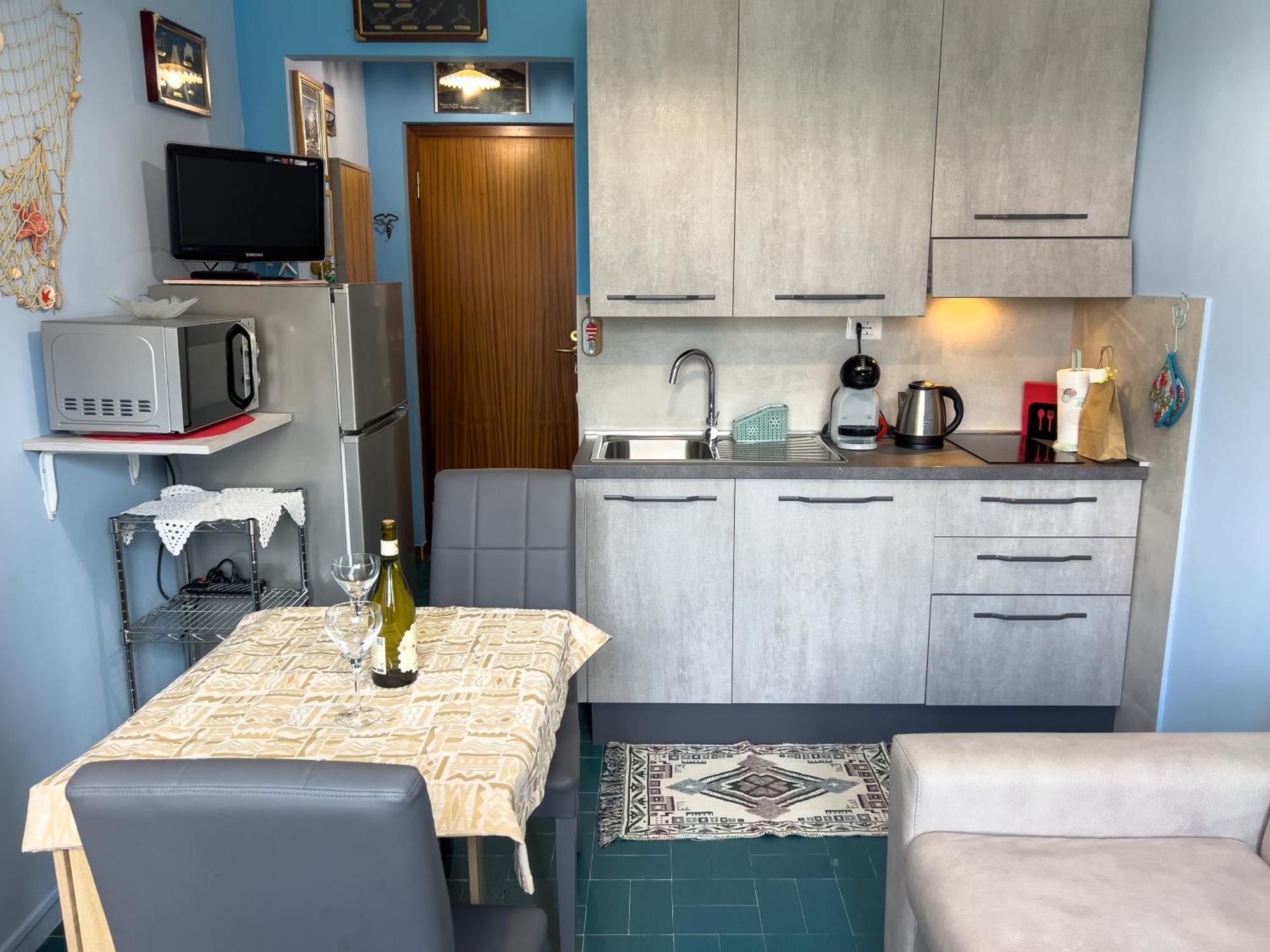 Casa Carlotta Lägenhet San Bartolomeo Al Mare Exteriör bild